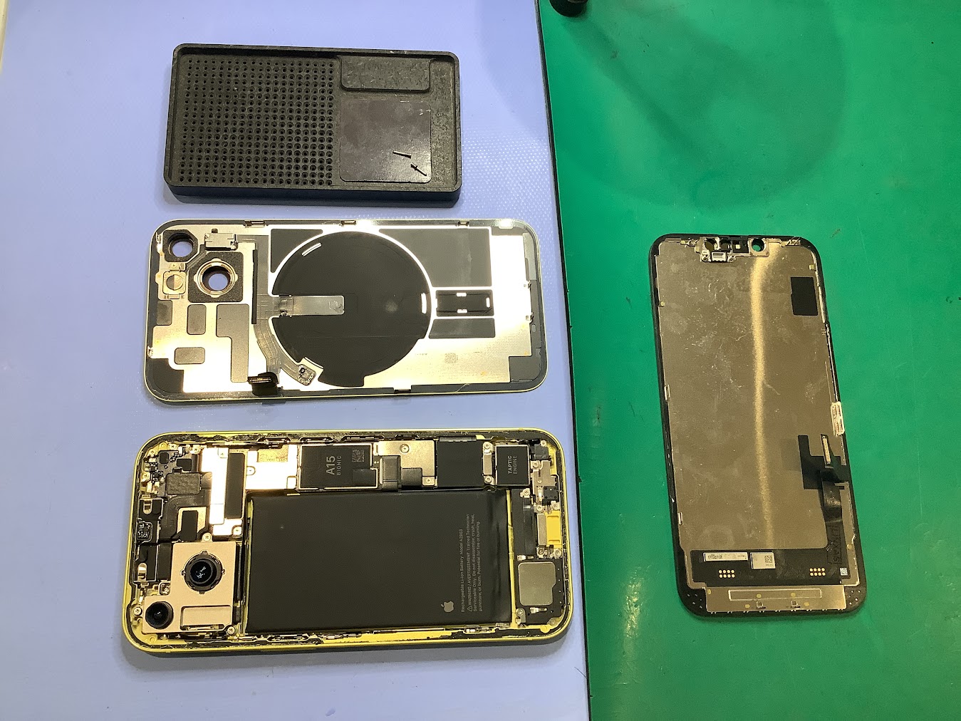 iPhone14の背面カバー交換ならデータをそのまま・最短即日修理のスマホ修理工房ラザウォーク甲斐双葉店にご相談ください！